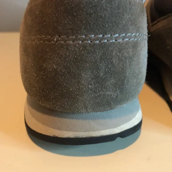 New Balance Gray Sneakers Shoes - Picture 13 of 14